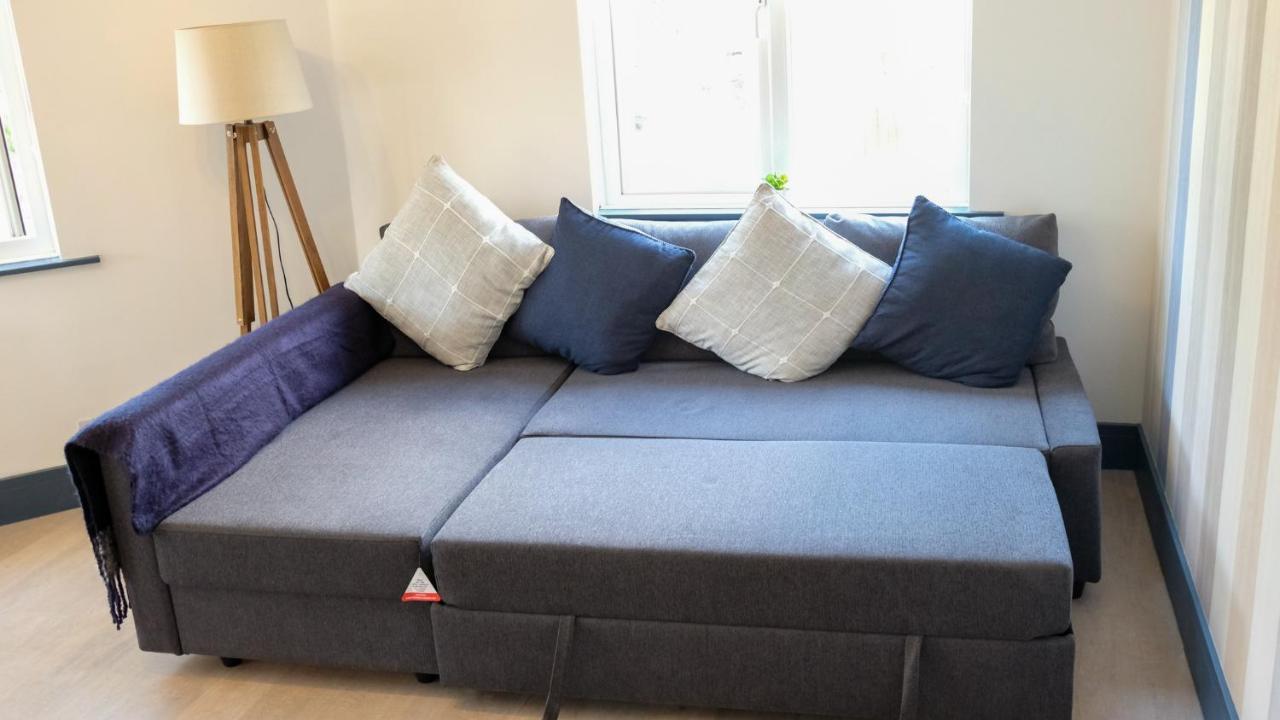 Intimate Entire Flat 9-Min Walk To Boscombe Beach Bournemouth Esterno foto