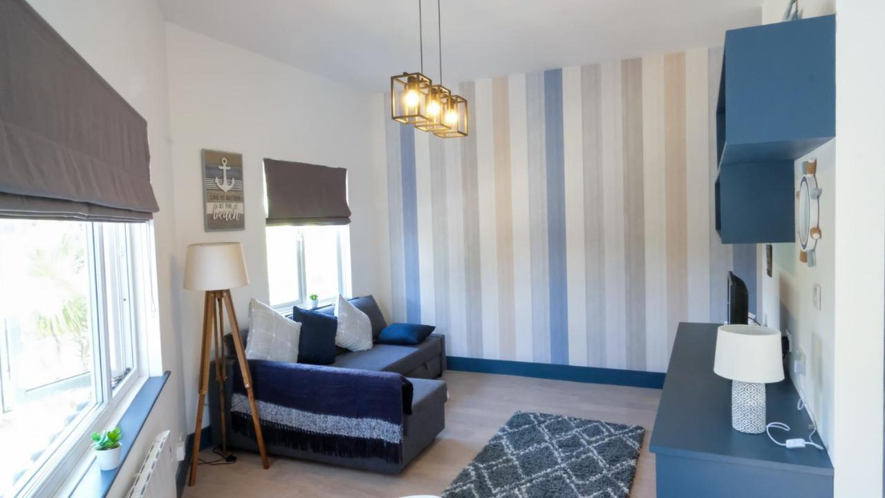 Intimate Entire Flat 9-Min Walk To Boscombe Beach Bournemouth Esterno foto